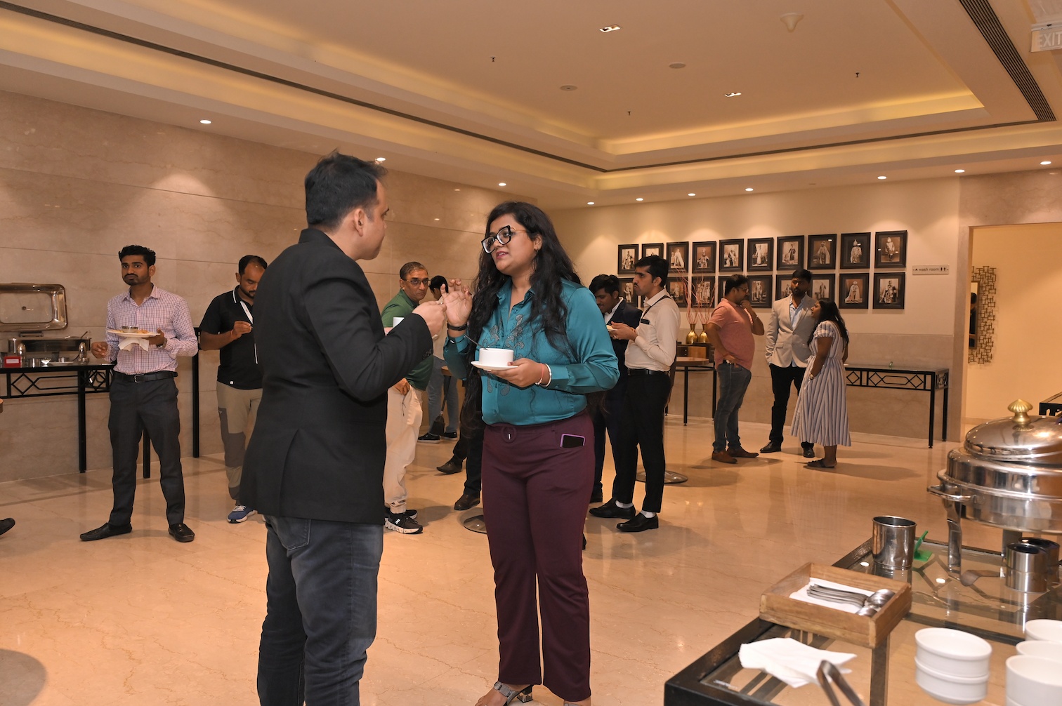 Business networking: Conversations outside the sessions